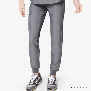 Fig Jogger Scrubs in graphite
